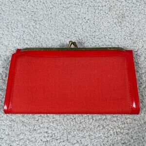 Vintage Victory Red Wallet Kiss Latch